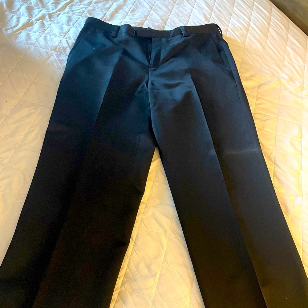 Men’s Kenneth Cole Dress Pants Black 34/30 size. Good shape!